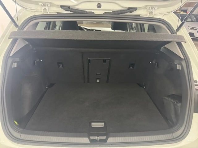 Volkswagen Golf 1.5 eTSI Golf VIII Move