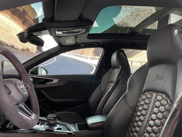 Audi RS4 Avant Quattro