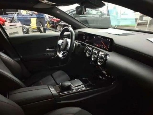 Mercedes-Benz A 250 A 250 e AMG Line