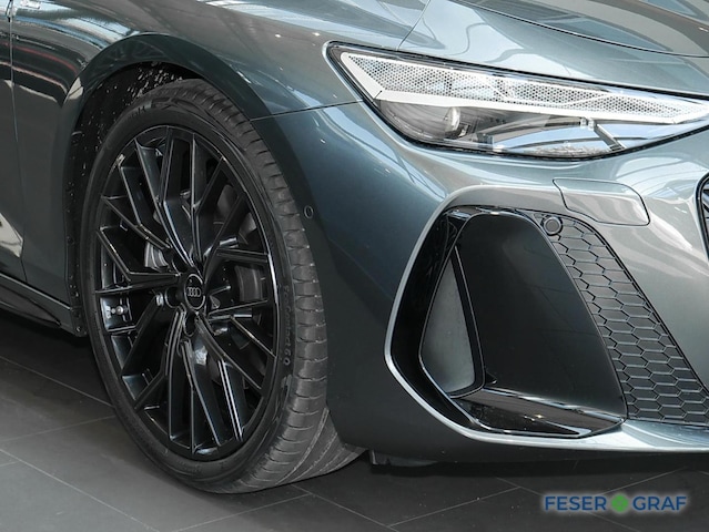 Audi A6 Avant Quattro S-Tronic