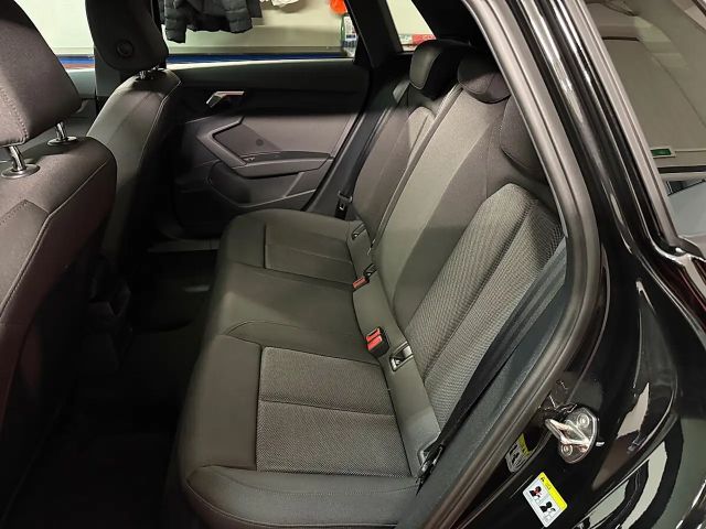 Audi A3 30 TDI Sedan