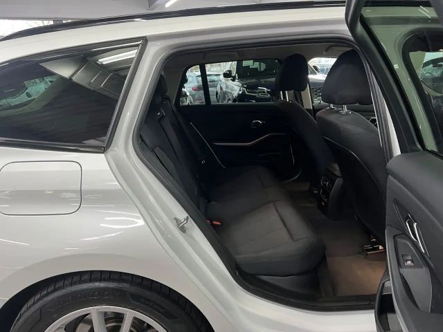 BMW 320 320d Touring xDrive