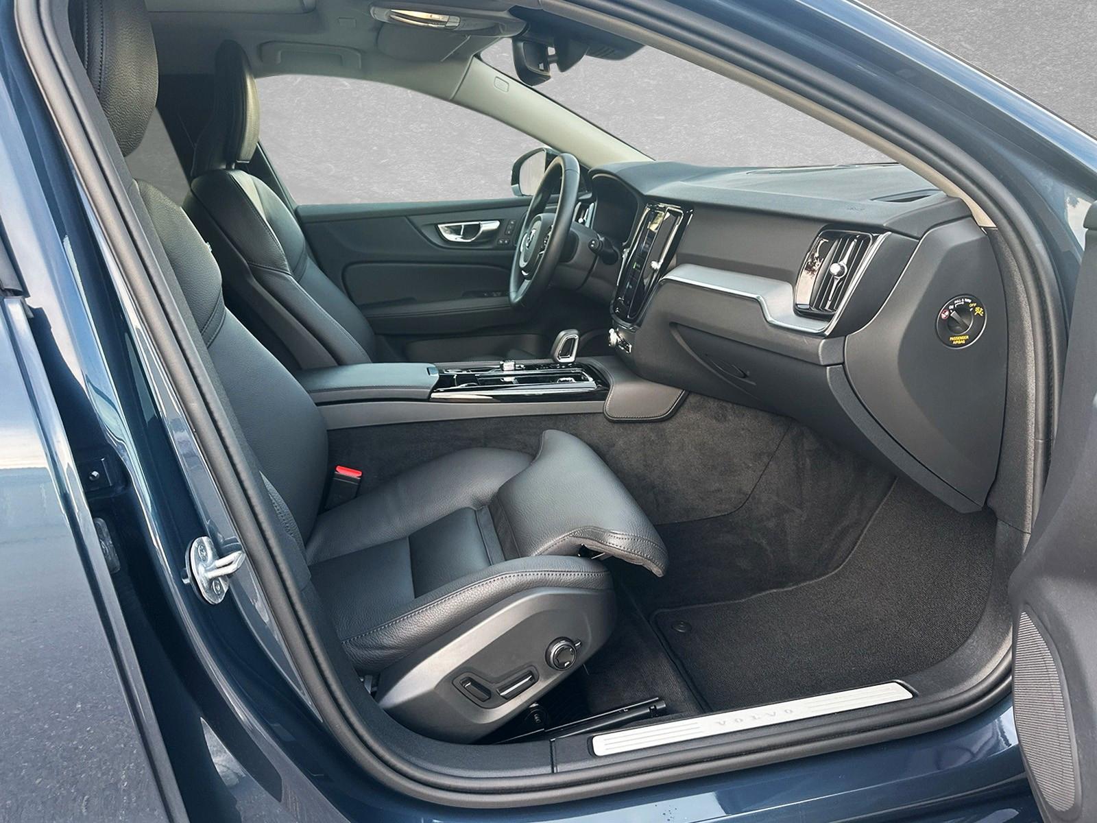 Volvo V60 AWD Dark Plus T6