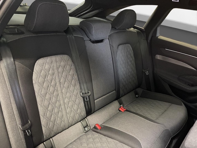 Audi A6 Avant Quattro S-Tronic