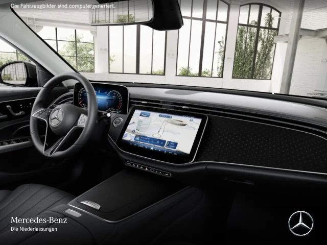 Mercedes-Benz E 300 E 300 e Sedan