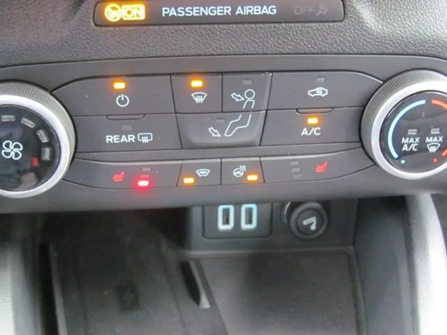 Ford Focus Cool & Connect