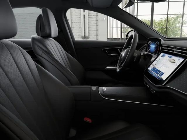 Mercedes-Benz E 200 Sedan