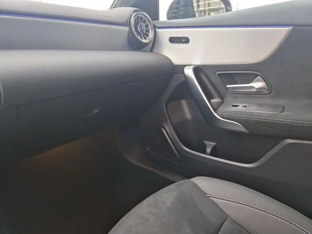 Mercedes-Benz A 200 A 200 d