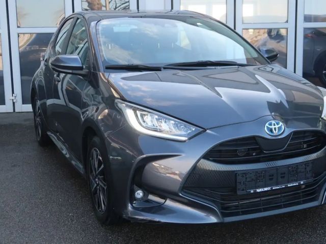 Toyota Yaris Hatchback Hybride Team D