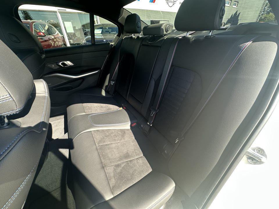 BMW 330 330i Sedan xDrive