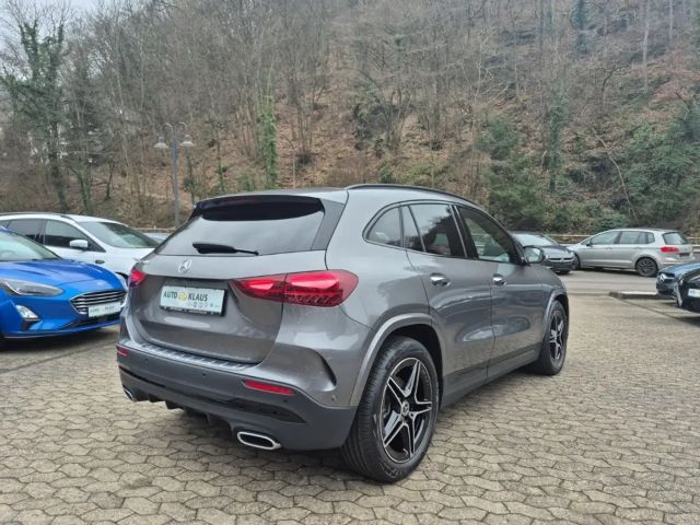 Mercedes-Benz GLA 200 AMG Line GLA 200 d