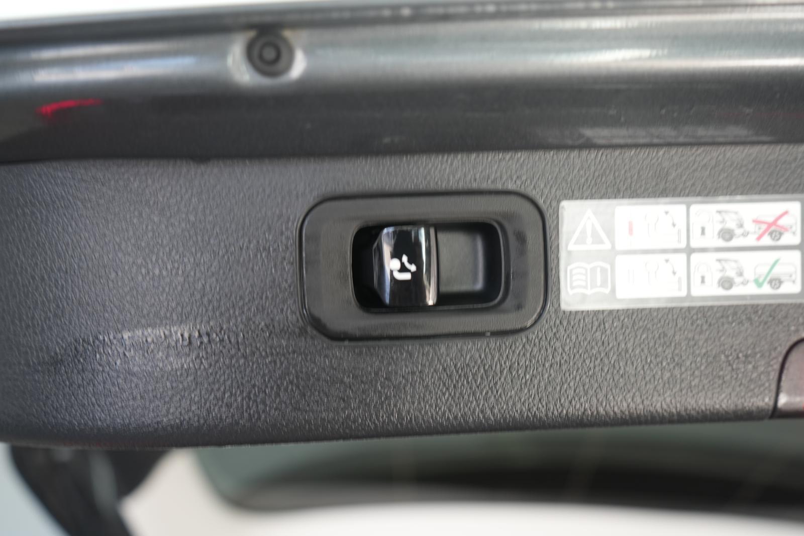 Mercedes-Benz C 220 AVANTGARDE C 220 d Estate