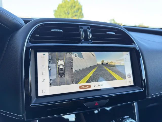 Jaguar XE AWD D200 R-Dynamic S