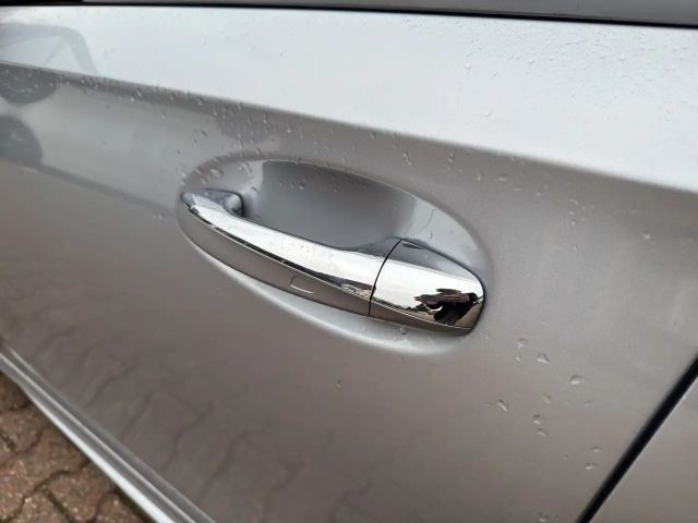 Mercedes-Benz A 250 A 250 e AMG Line