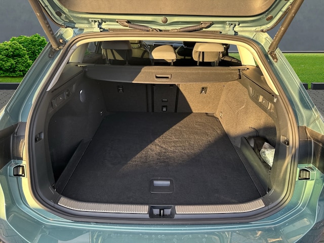 Volkswagen Passat 1.5 eTSI Business