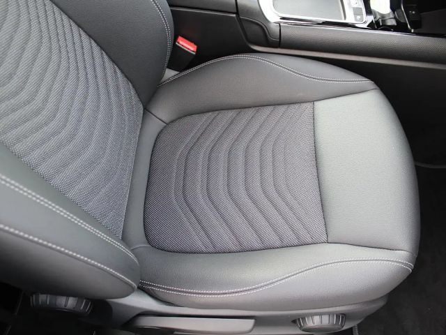 Mercedes-Benz B 180 Sedan