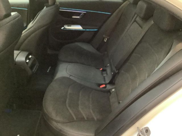 Mercedes-Benz E 200 Sedan