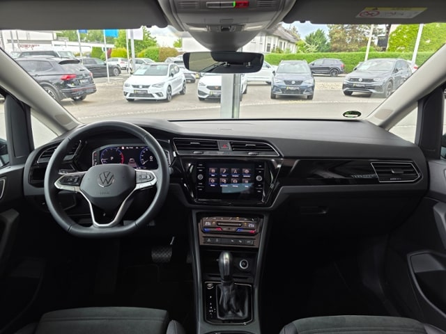 Volkswagen Touran 1.5 TSI DSG IQ.Drive R-Line