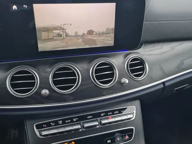 Mercedes-Benz E 300 4MATIC AMG Line E 300 d