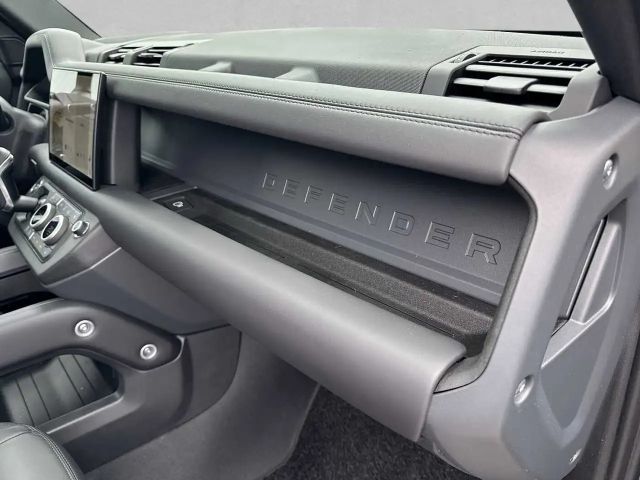 Land Rover Defender 110 D300 Dynamic HSE