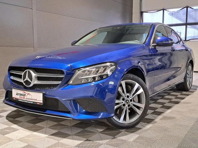 Mercedes-Benz C 300 C 300 e Sedan