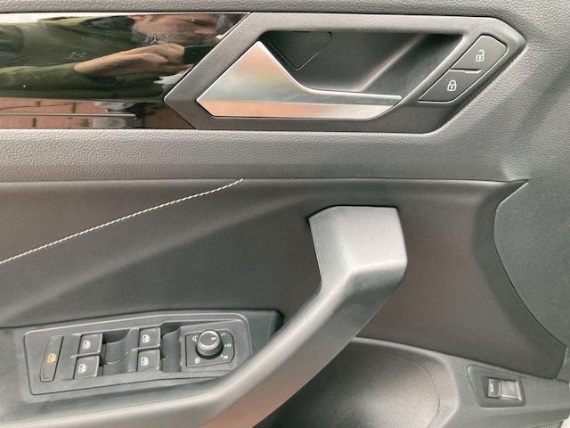 Volkswagen T-Roc 1.5 TSI DSG R-Line