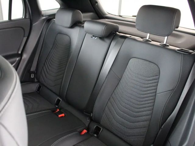 Mercedes-Benz GLA 200 Progressive