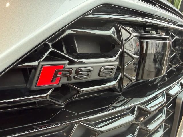 Audi RS6 Avant Performance Quattro