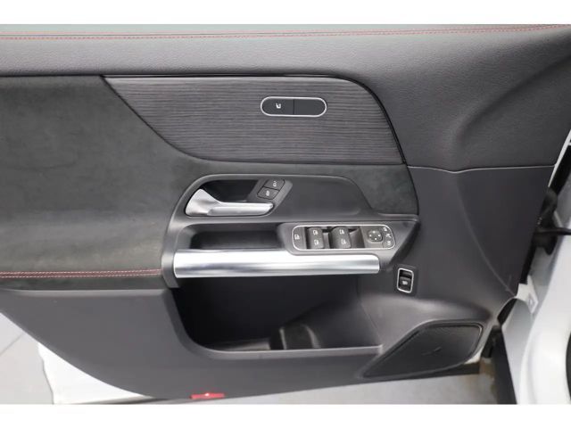 Mercedes-Benz GLA 200 AMG Line