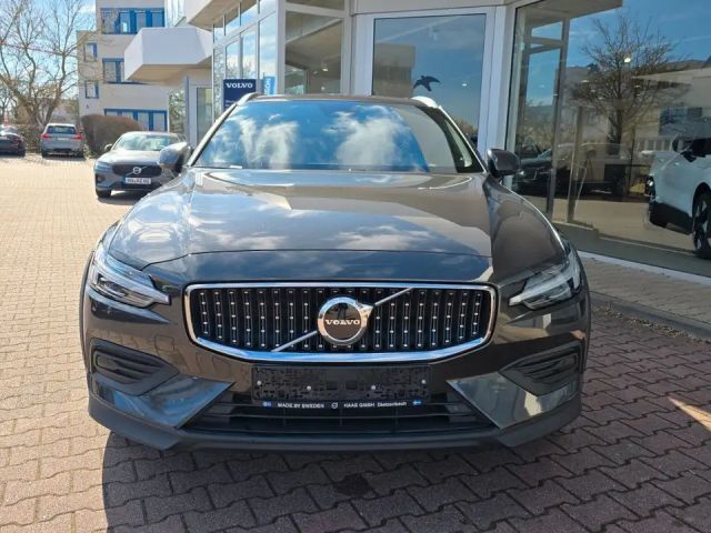 Volvo V60 Cross Country AWD Plus