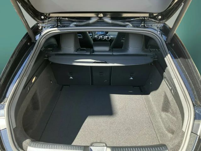 Mercedes-Benz CLA 200 AMG Line Shooting Brake