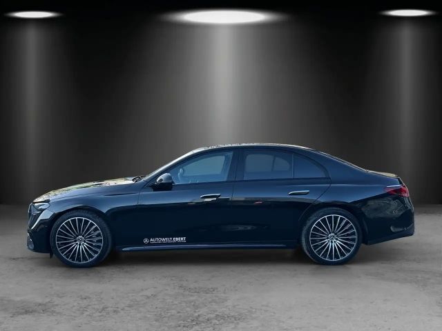 Mercedes-Benz E 220 AMG Line E 220 d Sedan