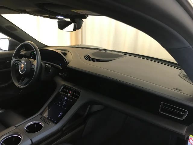 Porsche Taycan 4 Cross Turismo