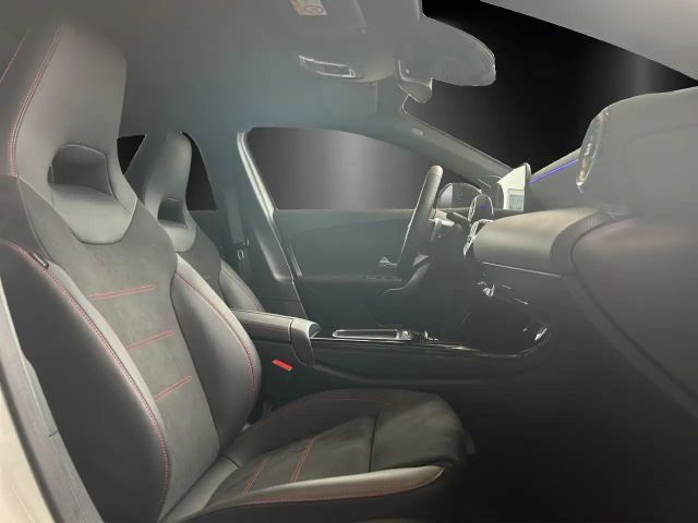 Mercedes-Benz A 200 AMG Line Hatchback