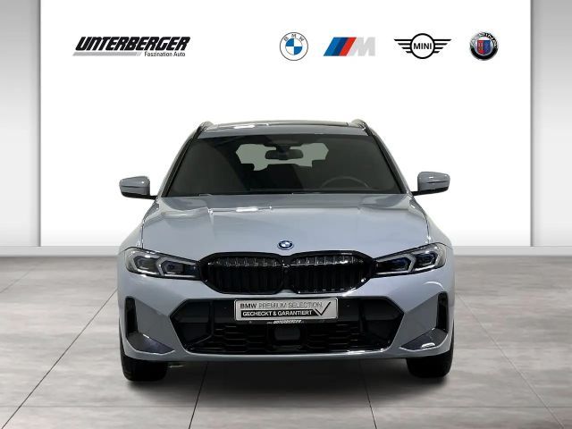 BMW 330 330e M-Sport Touring