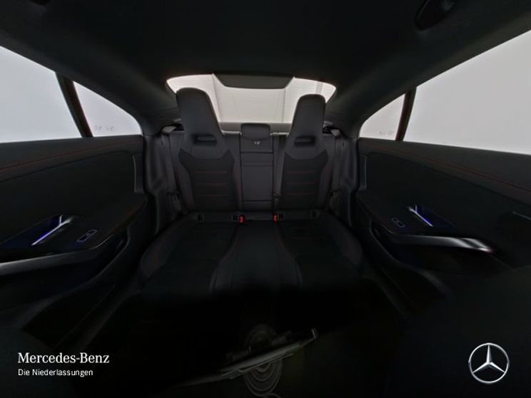 Mercedes-Benz CLA 200 AMG Line Coupé