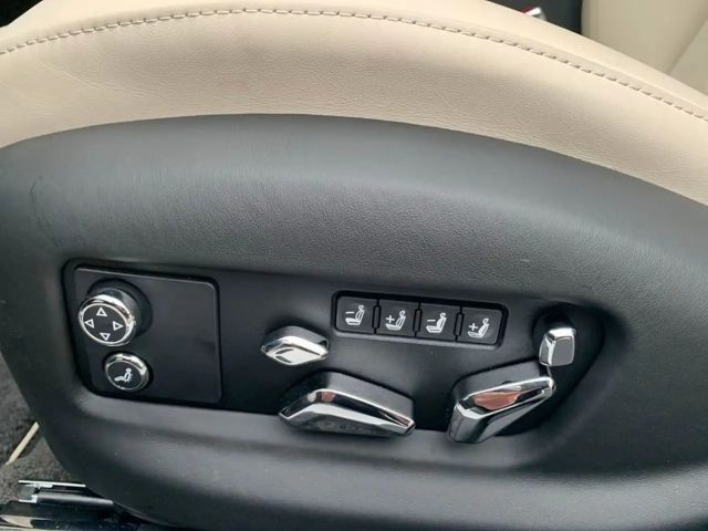 Bentley Flying Spur Hybrid V8