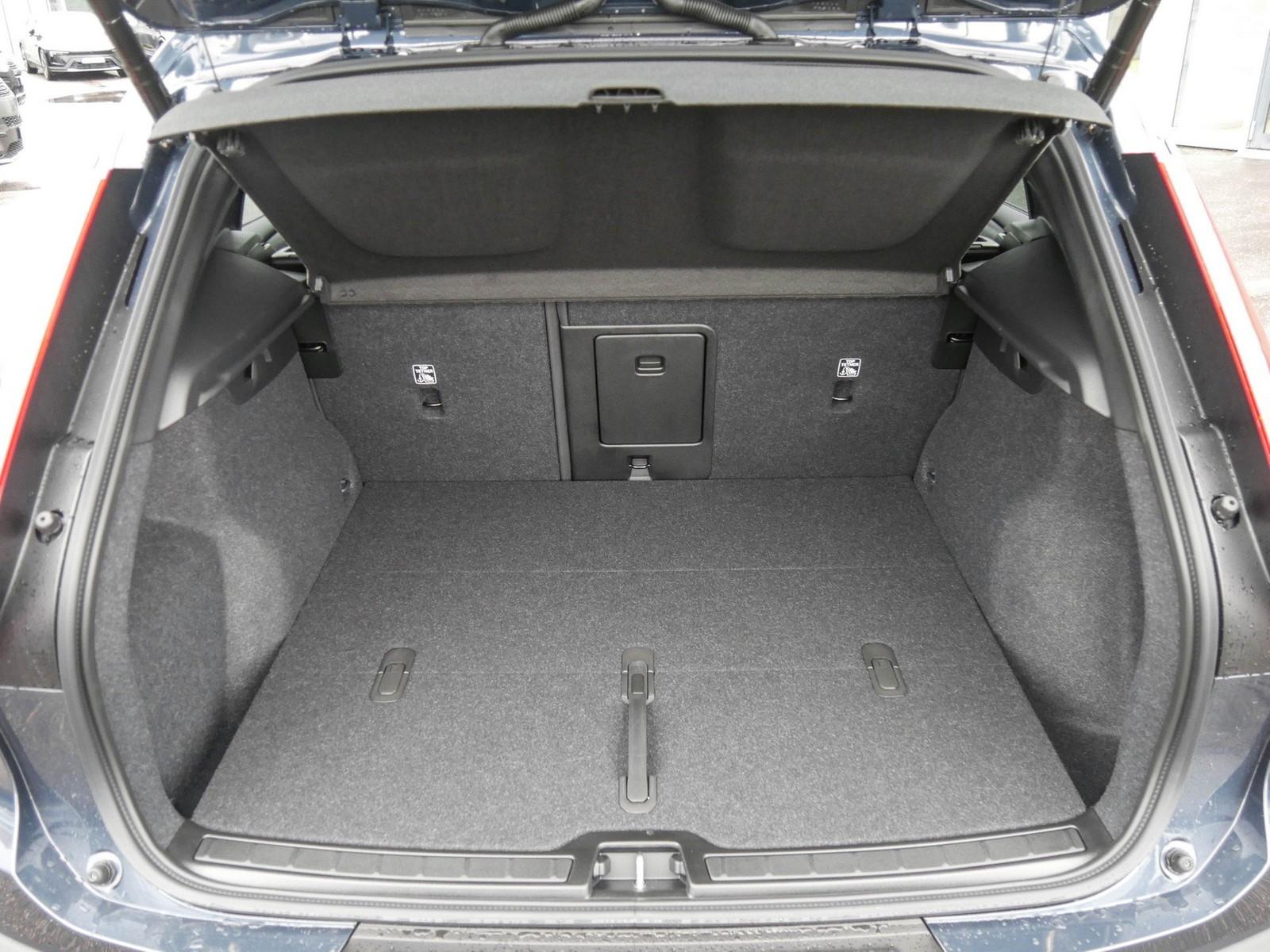 Volvo EX40 Extended range Plus Single motor