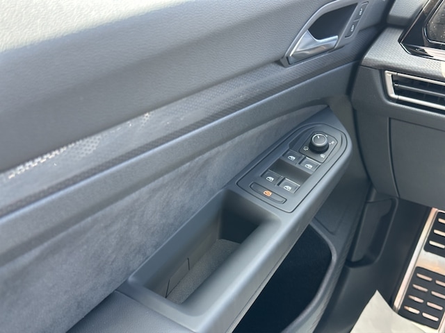 Volkswagen Golf 2.0 TSI Golf VIII