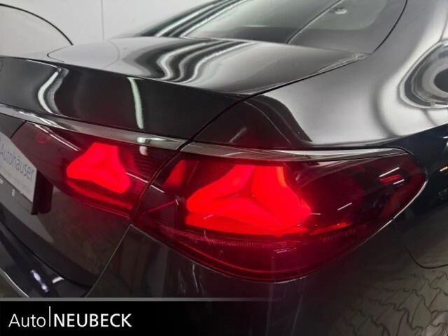 Mercedes-Benz E 200 AVANTGARDE Sedan