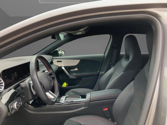 Mercedes-Benz A 180 AMG Line