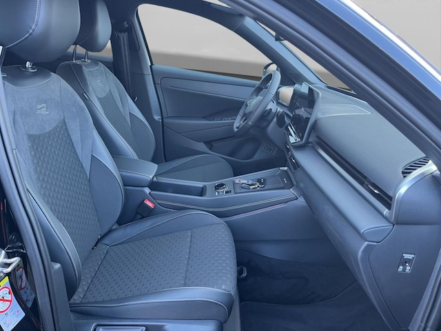 Volkswagen T-Roc 1.5 eTSI DSG R-Line