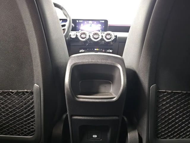 Mercedes-Benz CLA 180 AMG Line