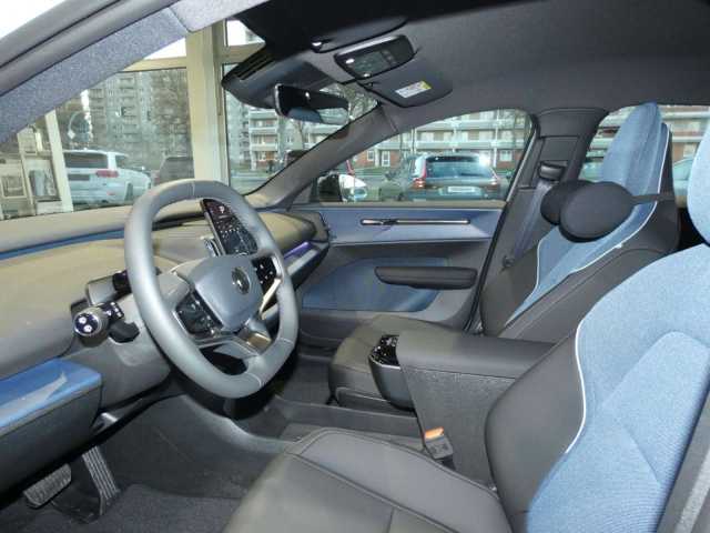 Volvo EX30 Extended range Plus Single motor