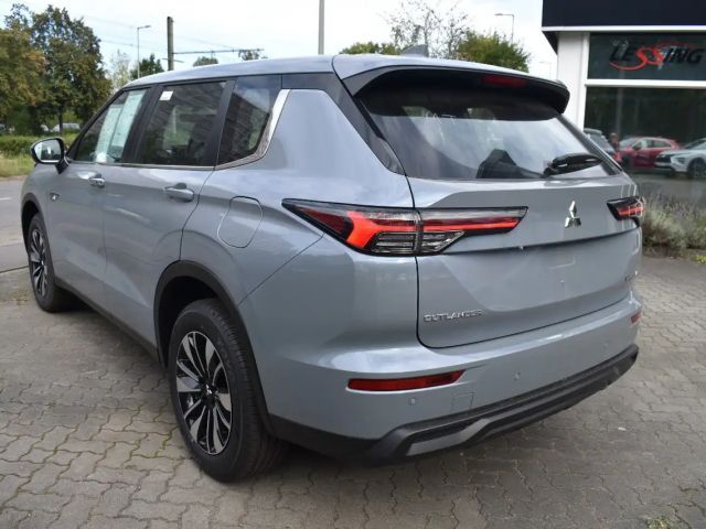 Mitsubishi Outlander 2.4L Polar, Sitzheizung, Standheizung