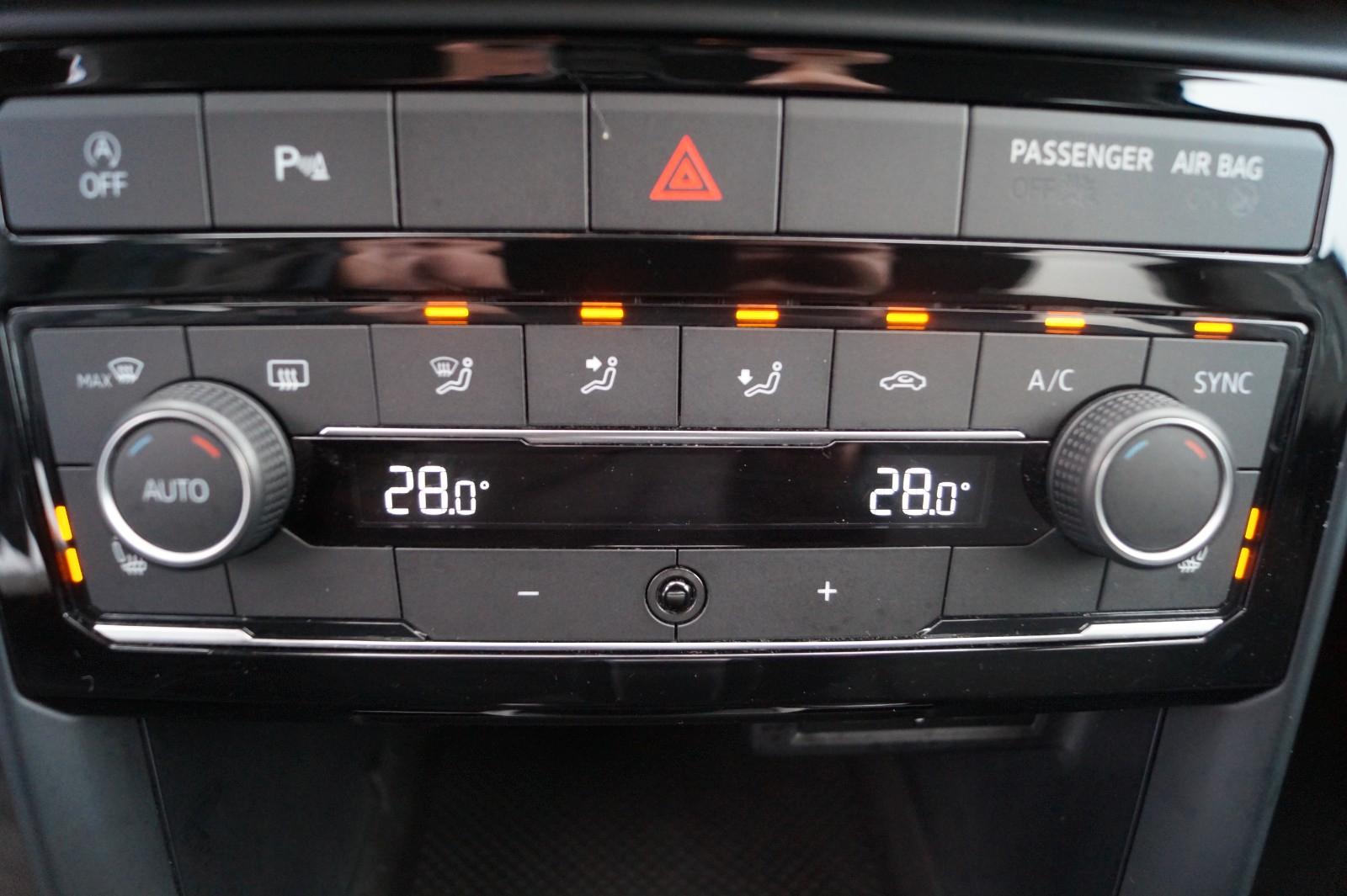 Volkswagen T-Cross *1.Hand*Navi*AHK*Front*Kamera*SHZ*DAB*