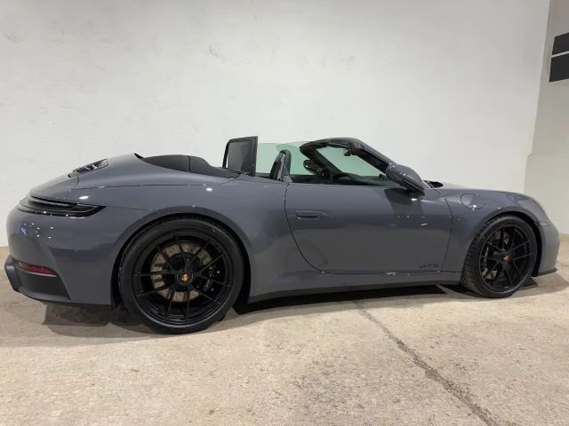 Porsche 992 Cabrio GTS