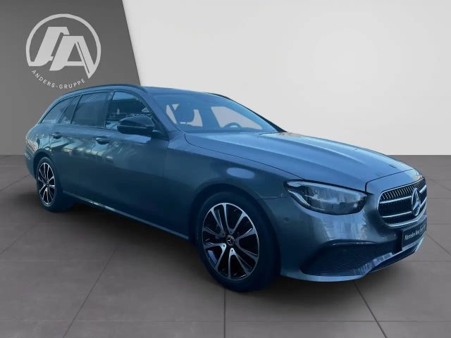 Mercedes-Benz E 200 AVANTGARDE Estate