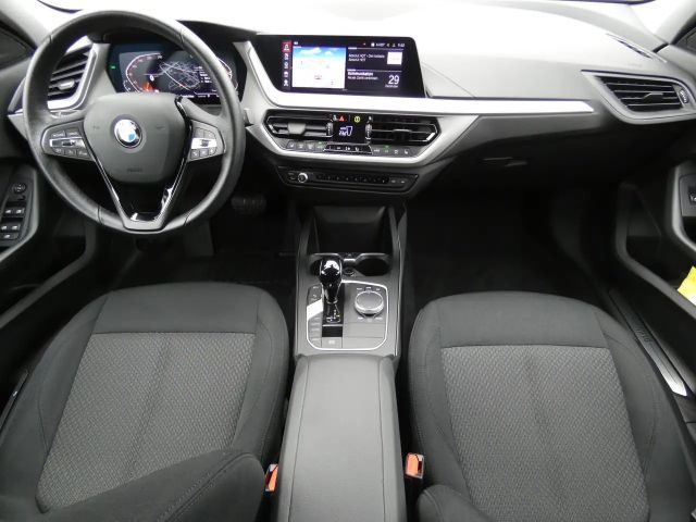 BMW 118 118i Advantage pakket Sedan