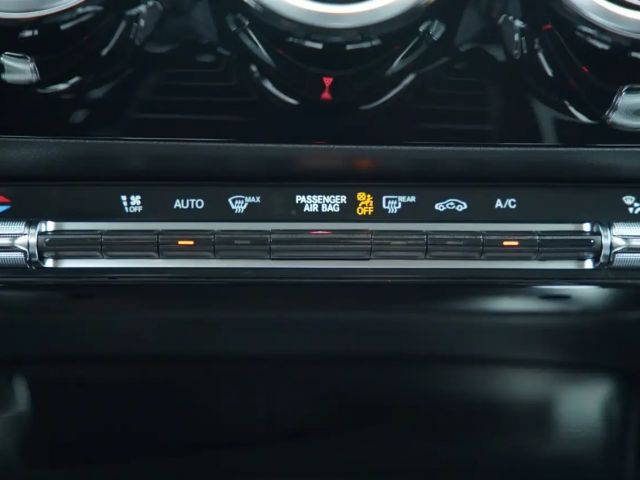 Mercedes-Benz A 180 Hatchback Progressive